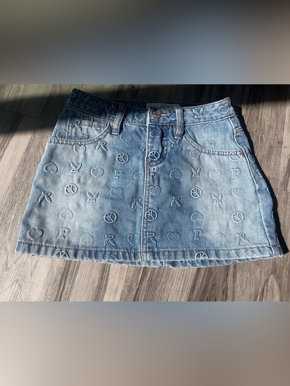 cunty mini skirt